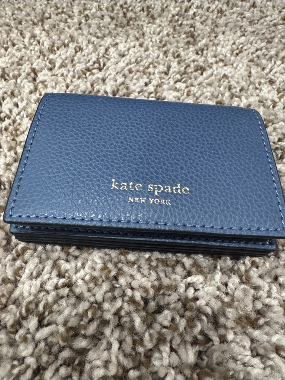 NWOT kate spade Navy Pebbled Leather Card & Key Holder with Gold Logo